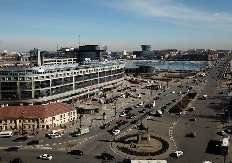 50 лет гостеприимства в Петербурге